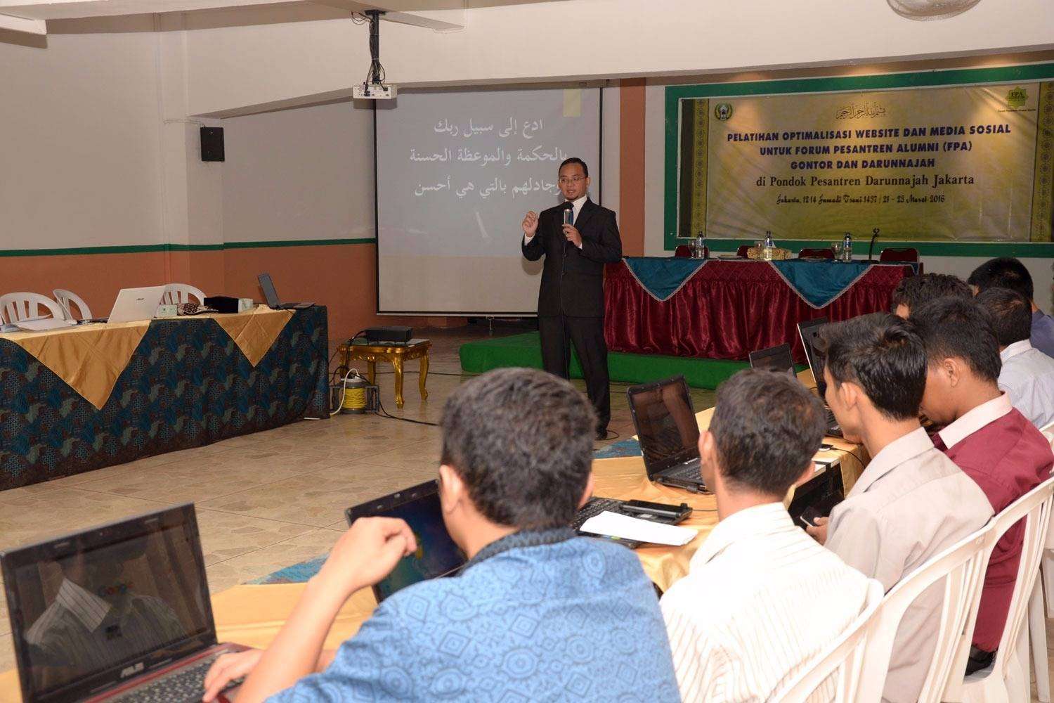 Suasana Pelatihan Website Pesantren Alumni Gontor dan Darunnajah