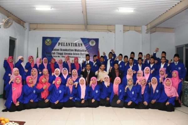 Pelantikan Badan Eksekutif Mahasiswa STAI Darunnajah 2017/2018 Pelantikan Badan Eksekutif Mahasiswa STAI Darunnajah 2017/2018