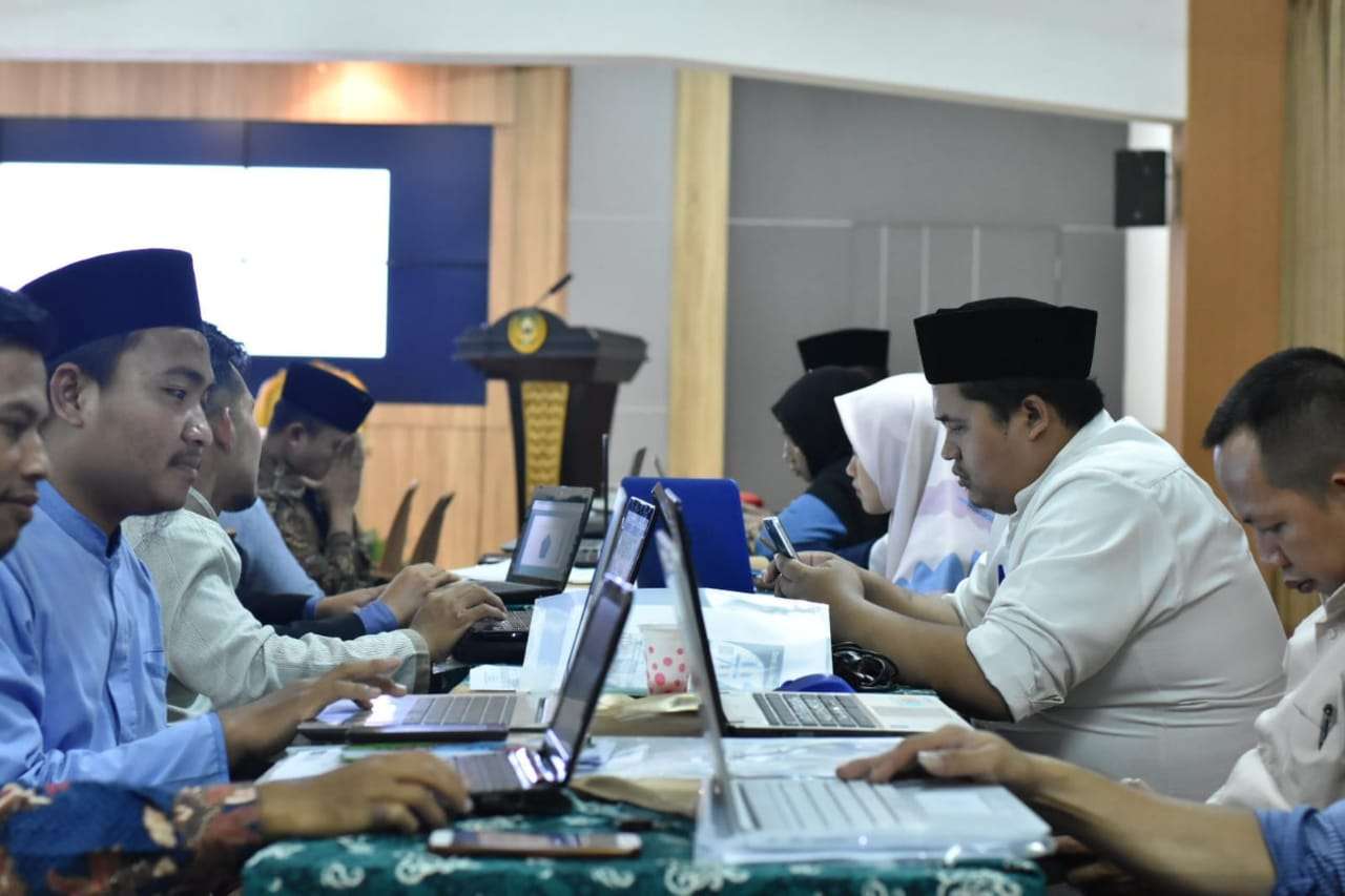 Hari Kedua Workshop Nasional KKNI, Nara Sumber Menjelaskan tentang Penyusunan RPS 3 Hari Kedua Workshop Nasional KKNI, Nara Sumber Menjelaskan tentang Penyusunan RPS