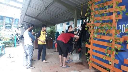 Mahasiswa STAI Darunnajah Melaksanakan Praktek Pemotongan Hewan Qurban
