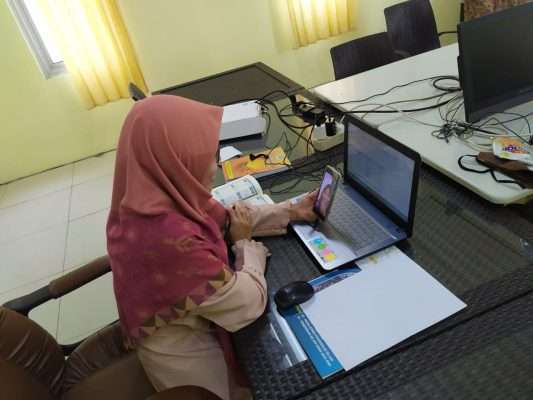 Pelaksanaan ujian lisan dan wawancara online calon mahasiswa baru STAI Darunnajah Jakarta