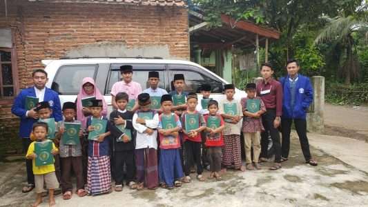 Bakti Sosial DEMA STAI Darunnajah Jakarta di TPA Baqiyatussholihah
