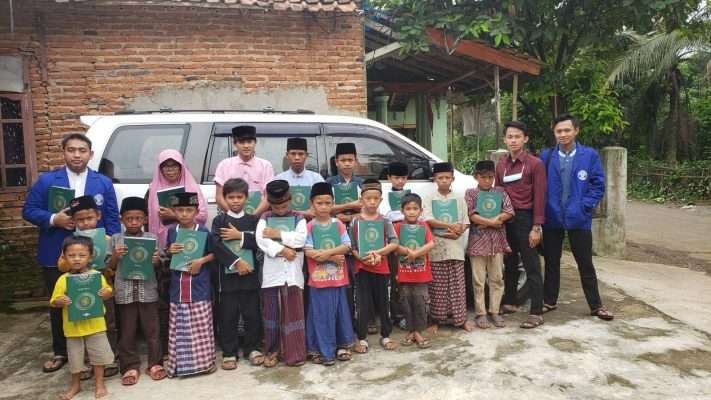 Bakti Sosial DEMA STAI Darunnajah Jakarta di TPA Baqiyatussholihah Bakti Sosial DEMA STAI Darunnajah Jakarta di TPA Baqiyatussholihah