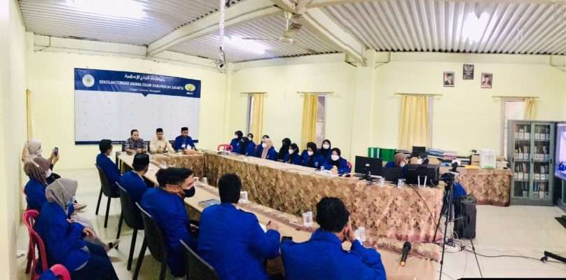 Kelas jurnalistik sebagai pengajaran kepenulisan
