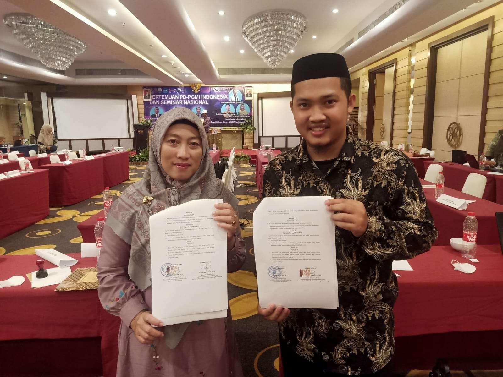 Ka. Prodi dan Dosen PGMI Universitas Darunnajah Ikuti Pertemuan Tahunan dan Konferensi Nasional di Yogyakarta 6 Ka. Prodi dan Dosen PGMI Universitas Darunnajah Ikuti Pertemuan Tahunan dan Konferensi Nasional di Yogyakarta