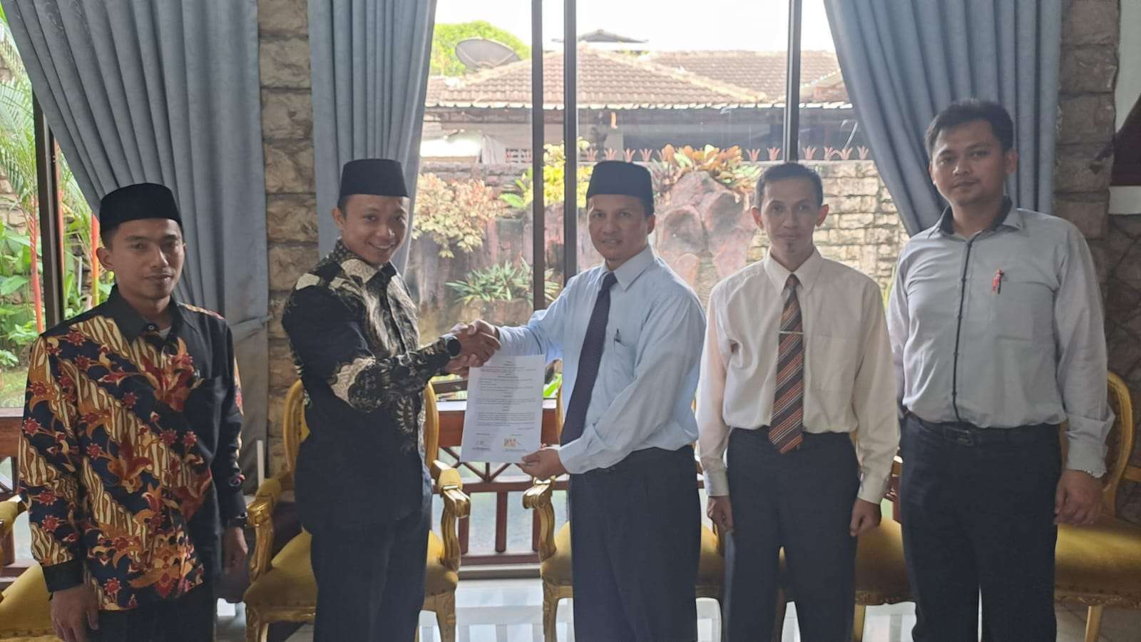 Ponpes Al- Istiqamah Sulawesi Datang ke Jakarta Untuk MOU dengan UDN 1 Ponpes Al- Istiqamah Sulawesi Datang ke Jakarta Untuk MOU dengan UDN