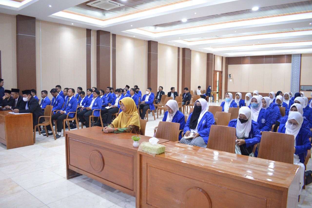 Pembekalan Intensif Calon Wisudawan/ti Angkatan ke-23 1 Pembekalan Intensif Calon Wisudawan/ti Angkatan ke-23