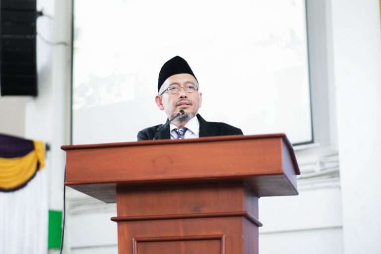 Dr. H. Usman Syihab, M.A. Sampaikan Orasi Ilmiah di Acara Wisuda ke-23 Universitas Darunnajah