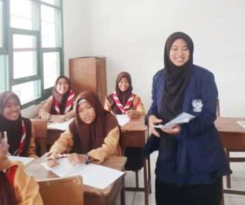 Mahasiswi Manajemen Pendidikan Islam (MPI) Universitas Darunnajah Melaksanakan Kegiatan Praktik Kerja Lapangan (PPL) di MA Darunnajah 2 Cipining