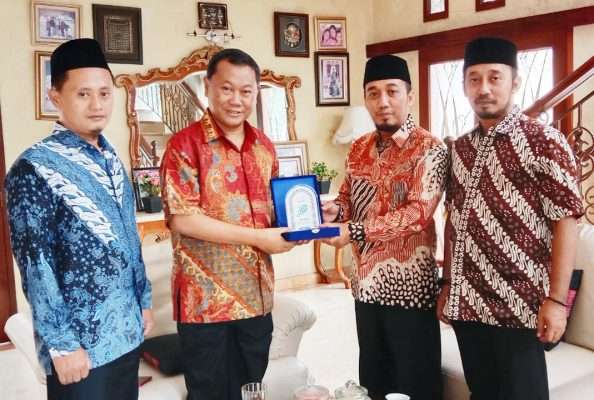 Universitas Darunnajah Silaturrahmi dengan Bapak Ir. H. Heppy Trenggono M.Kom, Founder dan CEO United Balimuda Group Universitas Darunnajah Silaturrahmi dengan Bapak Ir. H. Heppy Trenggono M.Kom, Founder dan CEO United Balimuda Group