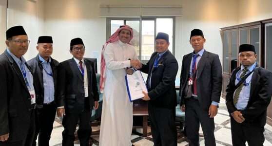 Peserta Daurah Bahasa Arab Keliling Kampus Universitas Islam Madinah (UIM)