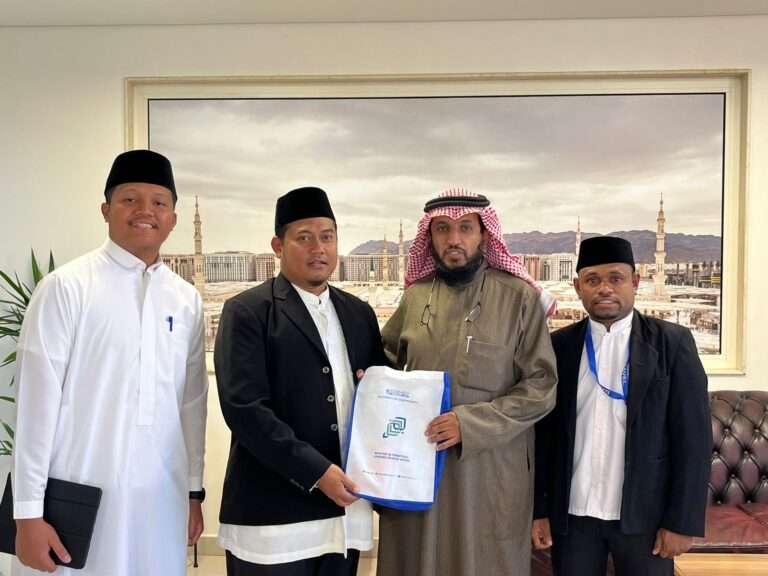 Pererat Hubungan Internasional, Universitas Darunnajah Bersilaturahmi dengan Direktur Hubungan Internasional Masjid Nabawi yaitu Syekh Jama'an Assiri