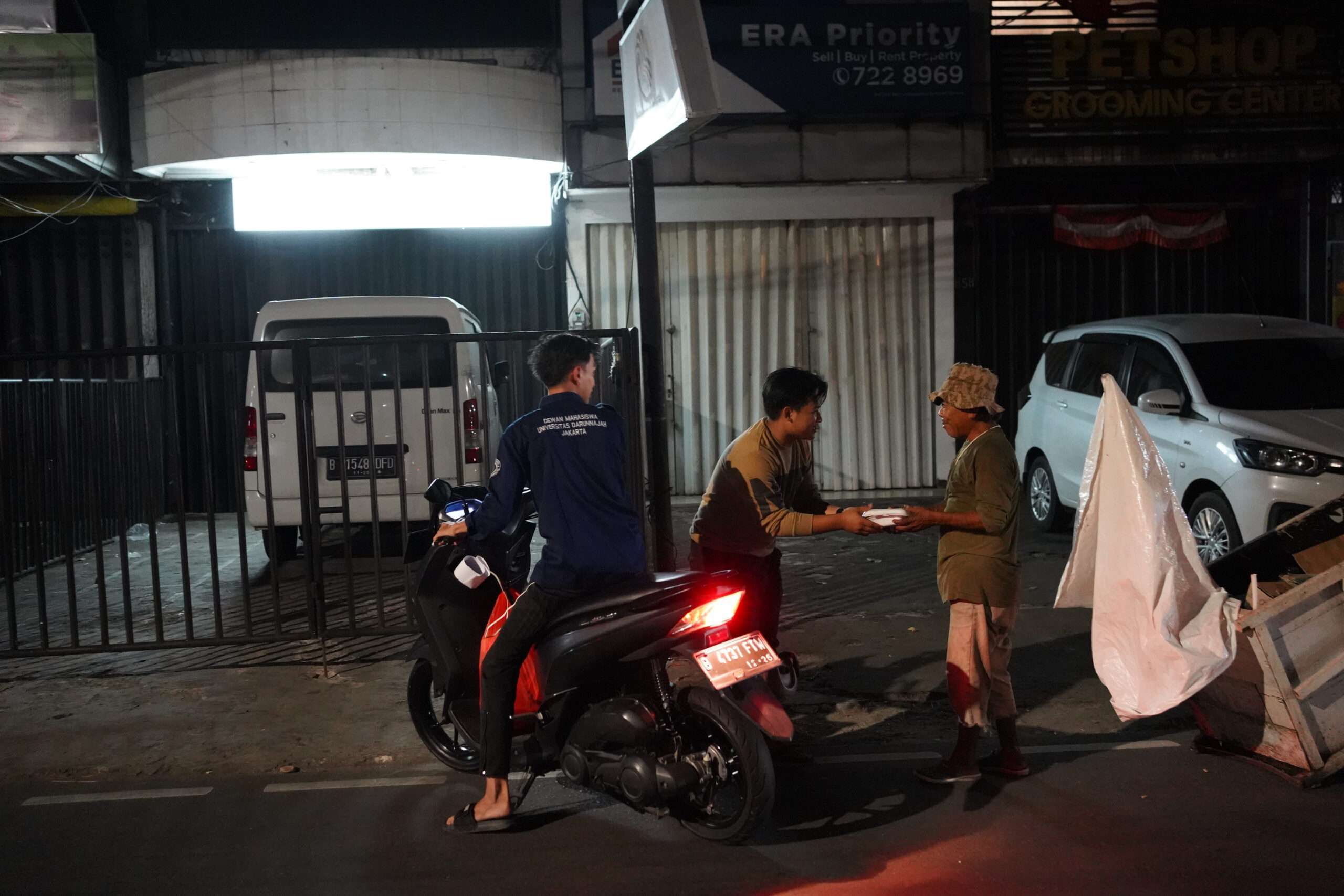 Kegiatan Sosial Sahur On The Road (SOTR) - Universitas Darunnajah 1 #sotr #sahurontheroad #ramadhan #kegiatansosial #kegiatanramadhan #universitasdarunnajah #darunnajahjakarta #kampusjakartaselatan #kampusmurah #pmb2023 #daftarpmb #kampusjaksel #universitasberbasispesantren