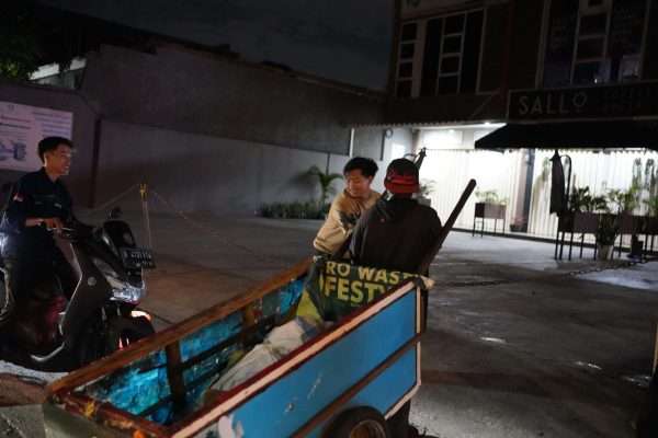 Kegiatan Sosial Sahur On The Road (SOTR) – Universitas Darunnajah Kegiatan Sosial Sahur On The Road (SOTR) – Universitas Darunnajah