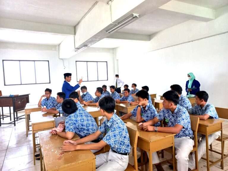 Merawat Kehidupan dengan Bersekolah 7 Merawat Kehidupan dengan Bersekolah