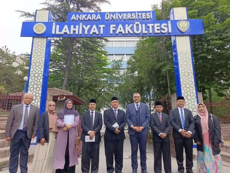 Tandatangani MoU dengan Universitas di Turkiye, Universitas Darunnajah Perkuat Kerja Sama di Bidang Pendidikan 16 Tandatangani MoU dengan Universitas di Turkiye, Universitas Darunnajah Perkuat Kerja Sama di Bidang Pendidikan