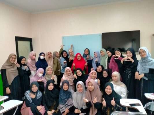 Musik dan Gerak Anak Usia Dini Musik dan Gerak Anak Usia Dini