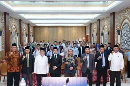 Menjadi Universitas Kelas Dunia - Dr. Lukman, S.T., M.Hum. 3 Menjadi Universitas Kelas Dunia - Dr. Lukman, S.T., M.Hum.