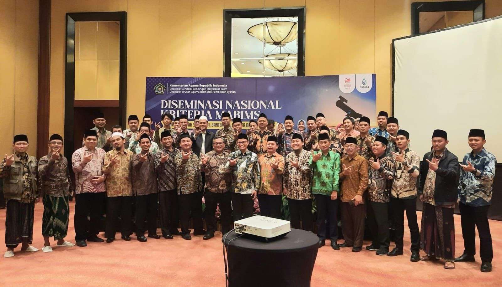 Mahasiswa UDN Hadiri Diseminasi Nasional Penerapan Kriteria MABIMS 1 Mahasiswa UDN Hadiri Diseminasi Nasional Penerapan Kriteria MABIMS