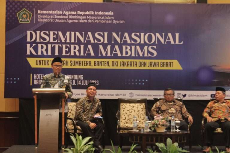 Mahasiswa UDN Hadiri Diseminasi Nasional Penerapan Kriteria MABIMS 9 Mahasiswa UDN Hadiri Diseminasi Nasional Penerapan Kriteria MABIMS