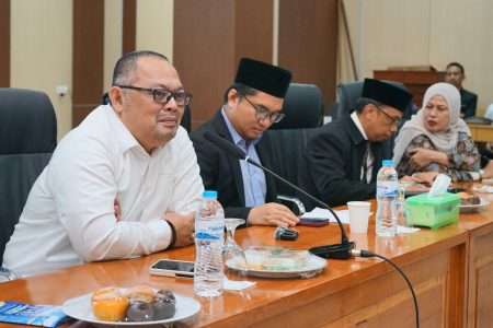 Relevansi Universitas berbasis Pesantren di Era Society 5.0 - Universitas Darunnajah 1 Relevansi Universitas berbasis Pesantren di Era Society 5.0 - Universitas Darunnajah