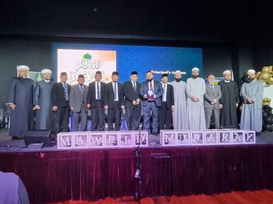 Akademisi Universitas Darunnajah Berkunjung Ke Al-Amanah College Liverpool Akademisi Universitas Darunnajah Berkunjung Ke Al-Amanah College Liverpool