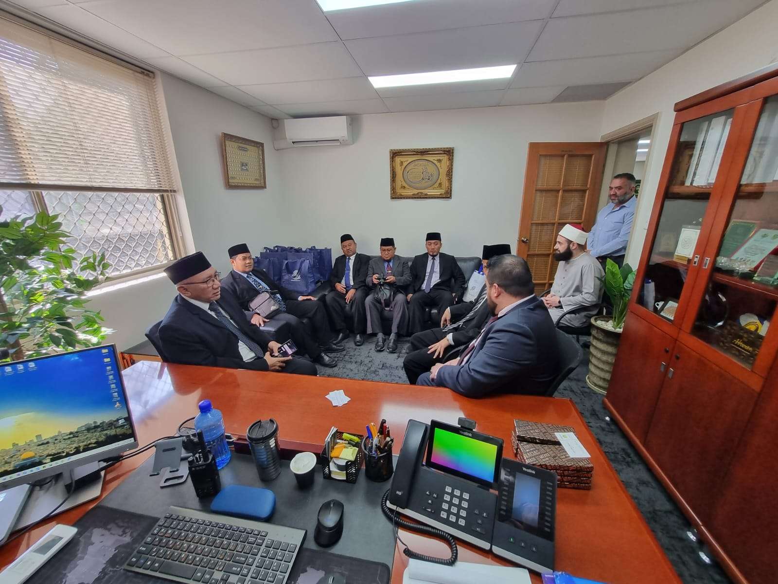 Akademisi Universitas Darunnajah Berkunjung Ke Al-Amanah College Liverpool 1 Akademisi Universitas Darunnajah Berkunjung Ke Al-Amanah College Liverpool