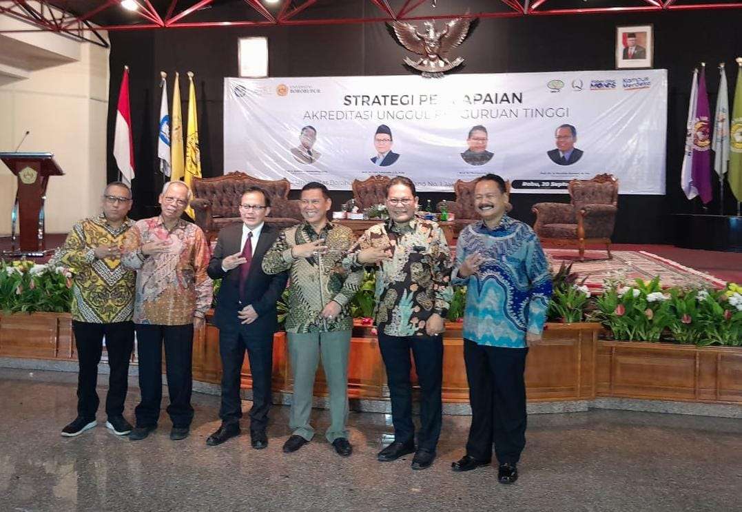 Taktik Cemerlang Menuju Akreditasi Universitas Unggul