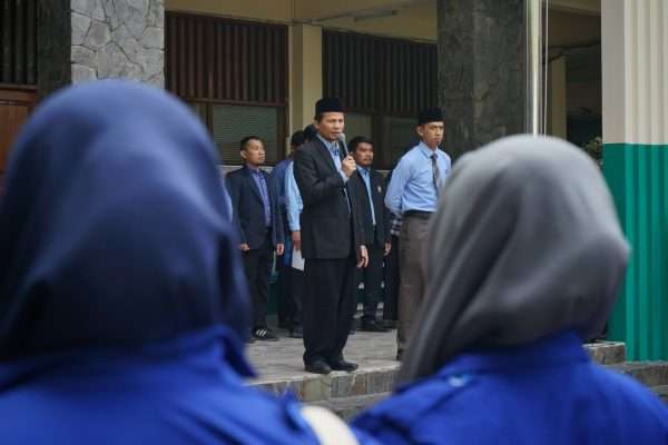 Universitas Darunnajah Melaksanakan Ujian Tengah Semester (UTS)