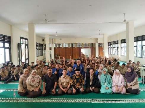 Kolaborasi Dosen & Mahasiswa PPL Dalam Seminar Minat & Bakat 1 Kolaborasi Dosen & Mahasiswa PPL Dalam Seminar Minat & Bakat