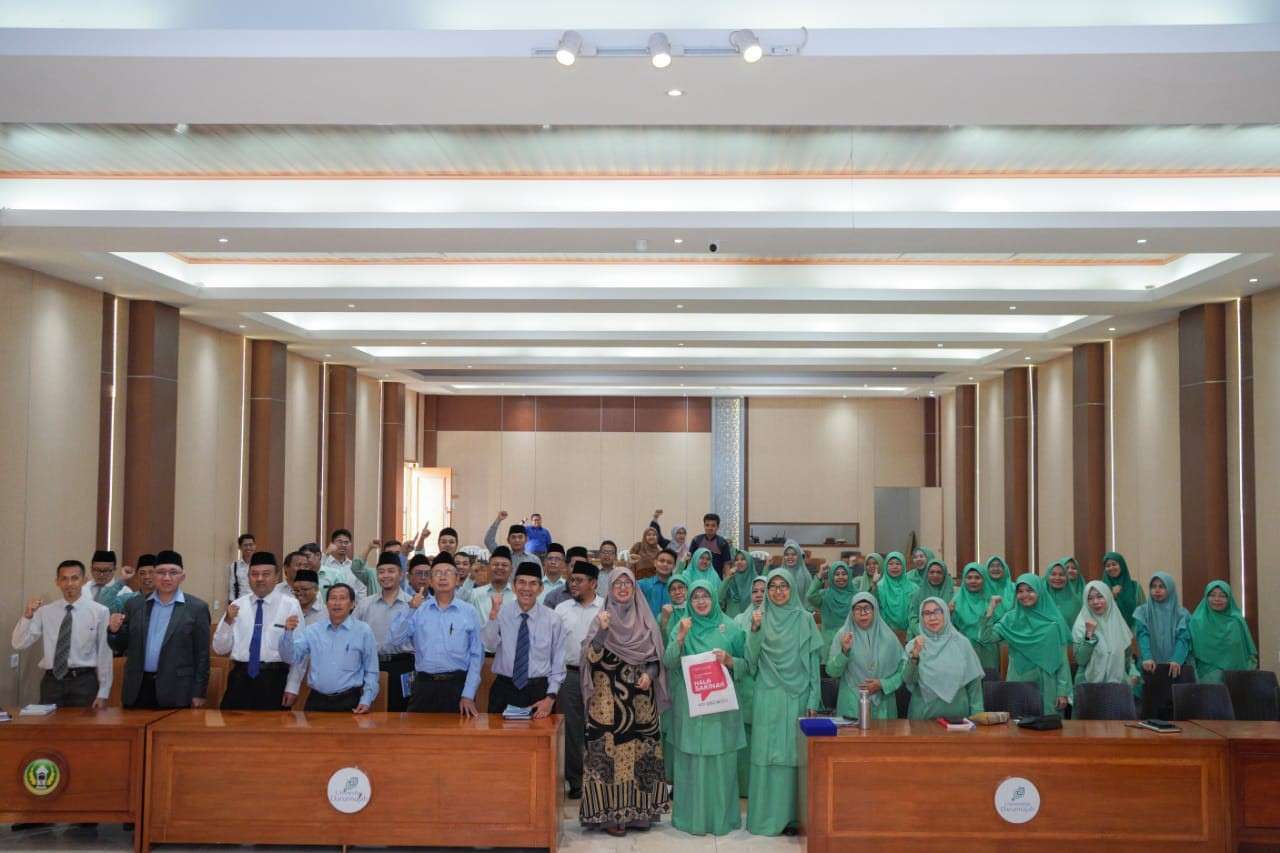 Seminar Literasi Keuangan “Pengelolaan Keuangan Keluarga” 1 Seminar Literasi Keuangan “Pengelolaan Keuangan Keluarga”