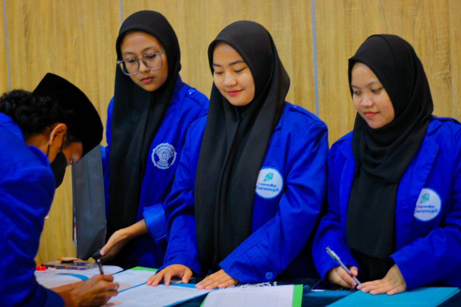 Seminar Edupreneurship: Manajemen Keuangan dan Investasi 3 Seminar Edupreneurship: Manajemen Keuangan dan Investasi