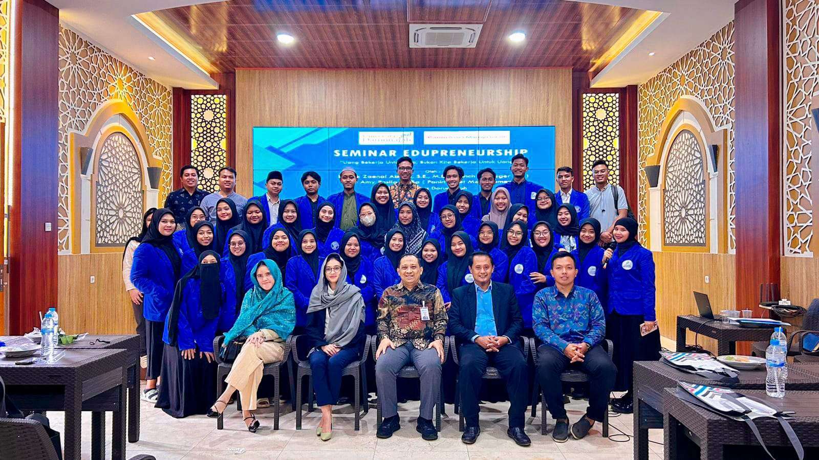 Seminar Edupreneurship: Manajemen Keuangan dan Investasi 1 Seminar Edupreneurship: Manajemen Keuangan dan Investasi