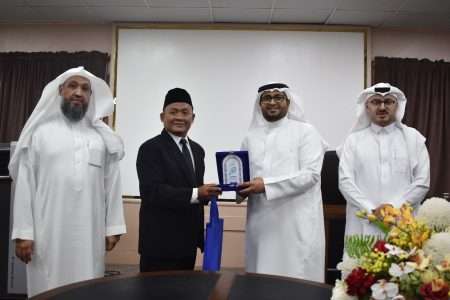 Kerjasama Universitas Darunnajah & Universitas Umm Al-Qura dalam peningkatan kompetensi pengajaran Bahasa Arab di Indonesia