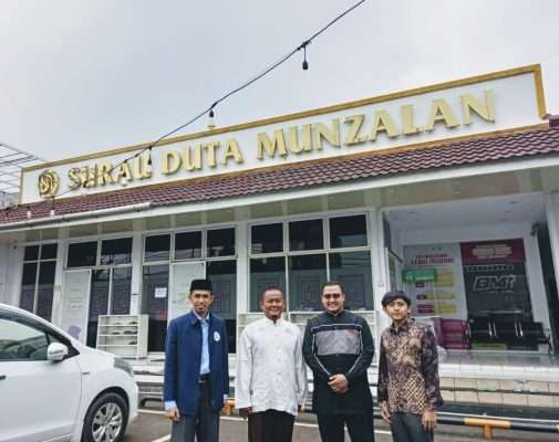 Silaturrahmi Universitas Darunnajah Jakarta ke Surau Munzalan Ciledug Berpeluang Melakukan Kerjasama dalam Bidang Pendidikan dan Masyarakat Silaturrahmi Universitas Darunnajah Jakarta ke Surau Munzalan Ciledug Berpeluang Melakukan Kerjasama dalam Bidang Pendidikan dan Masyarakat