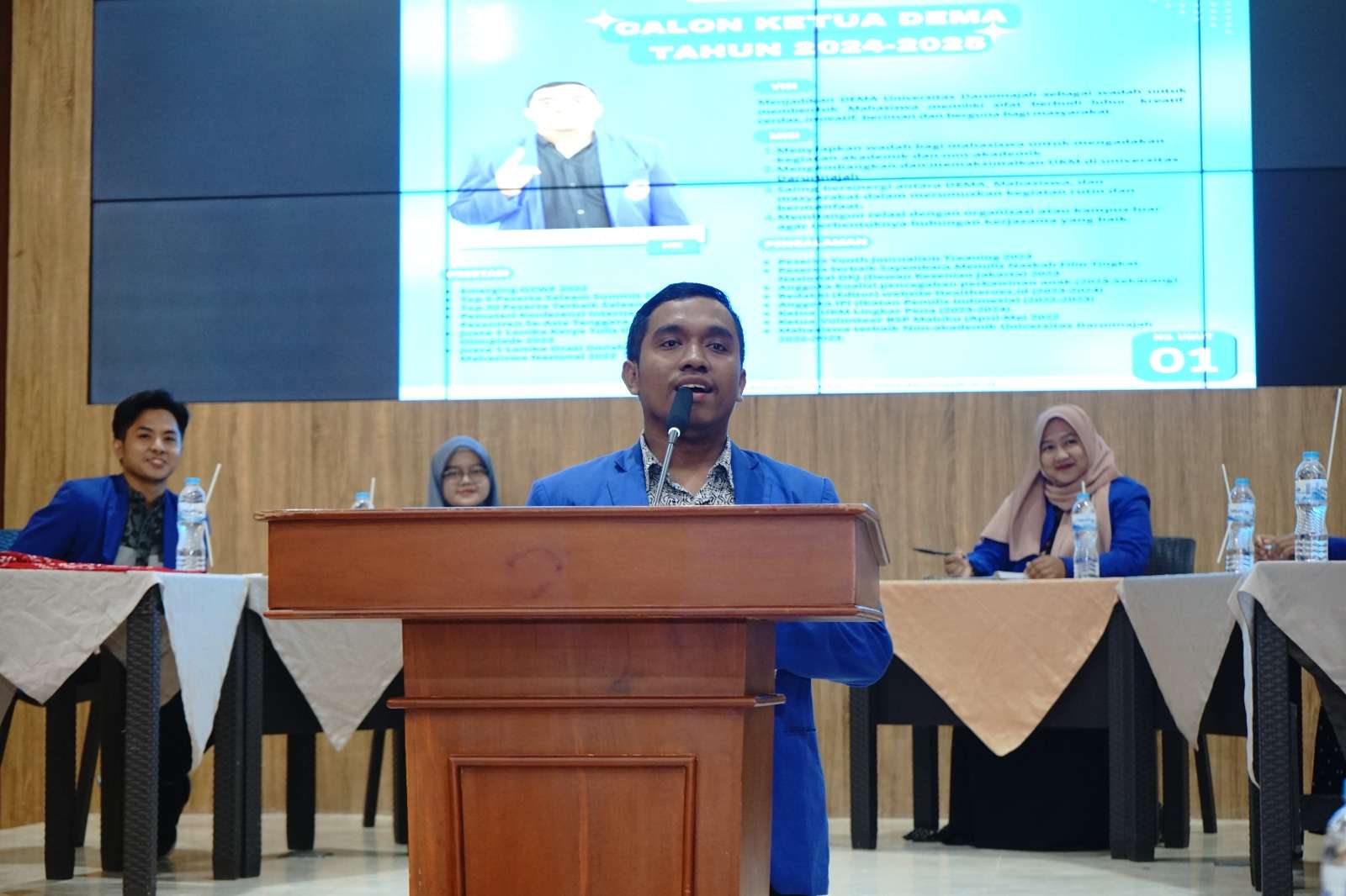 Ajang Pembuktian: Debat Calon Ketua Dema 2024-2025 2 Ajang Pembuktian: Debat Calon Ketua Dema 2024-2025