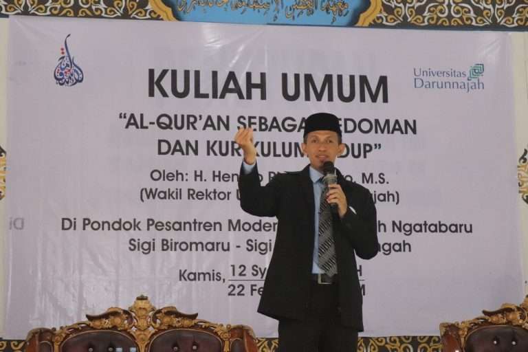 Wakil Rektor Universitas Darunnajah Beri Kuliah Umum di Pondok Modern Al-Istiqamah Palu