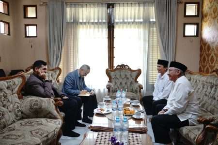 Penandatanganan Implementation Arrangement (IA) antara Universitas Darunnajah dan Istanbul Sabahattin Zaim University. 1 Penandatanganan Implementation Arrangement (IA) antara Universitas Darunnajah dan Istanbul Sabahattin Zaim University.