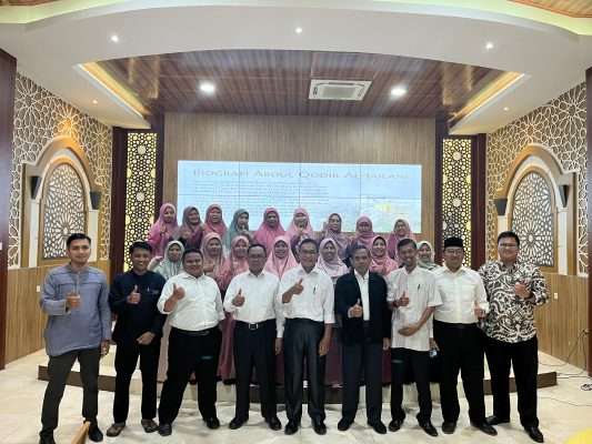 Mahasiswa Pascasarjana Terima Materi Pendidikan Islam dari Associate Prof. Asmaji Muchtar, Ph.D di Universitas Darunnajah