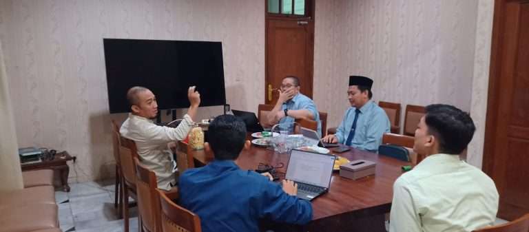 Tantangan dan Peluang: Membahas Transformasi Digital dalam Rapat IT Center Universitas Darunnajah