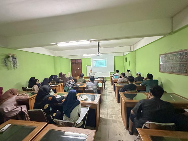 Kajian Karakteristik Mahasiswa Pesantren di Kota Metropolitan Bersama Wakil Rektor Universitas Darunnajah 12 Kajian Karakteristik Mahasiswa Pesantren di Kota Metropolitan Bersama Wakil Rektor Universitas Darunnajah