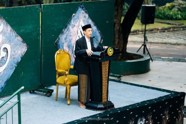 Pengorbanan dan Pendidikan Pesantren: Khutbah Idul Adha oleh Ust. H. Hendro Risbiyantoro, M.S. 15 Pengorbanan dan Pendidikan Pesantren: Khutbah Idul Adha oleh Ust. H. Hendro Risbiyantoro, M.S.