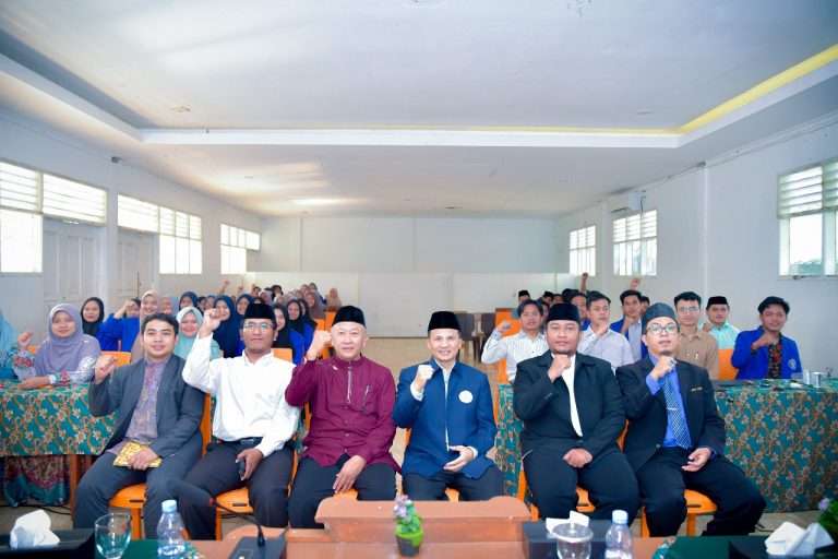 Kuliah Umum Jelang UAS Genap Bersama Rektor Universitas Darunnajah: Mengupas Demokrasi dalam Perspektif Islam