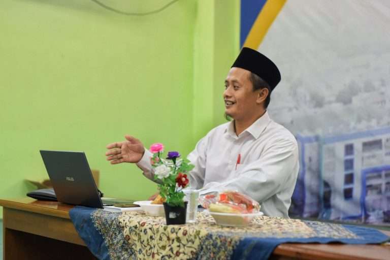Ruang Diskusi Episode 3: Wakil Rektor II Universitas Darunnajah Bahas Investasi dan Kebebasan Finansial