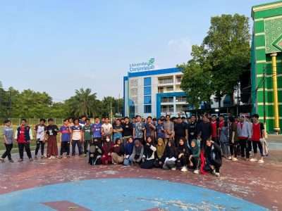 Membangun Relasi Melalui Olahraga: Pertandingan Persahabatan Universitas Darunnajah dan Universitas PTIQ Jakarta 1 Membangun Relasi Melalui Olahraga: Pertandingan Persahabatan Universitas Darunnajah dan Universitas PTIQ Jakarta