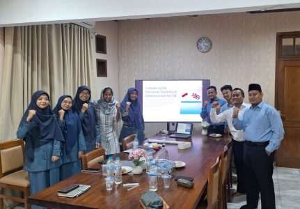 International Collaboration: In-depth Discussion on Decolonizing Education between Darunnajah University and the University of Bristol 1 International Collaboration: In-depth Discussion on Decolonizing Education between Darunnajah University and the University of Bristol