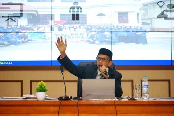 Universitas Darunnajah Jakarta menyelenggarakan pemberian materi khusus untuk mahasiswa baru tahun 2024 mengenai “Kegiatan Akademik di Universitas Darunnajah.” Universitas Darunnajah Jakarta menyelenggarakan pemberian materi khusus untuk mahasiswa baru tahun 2024 mengenai “Kegiatan Akademik di Universitas Darunnajah.”