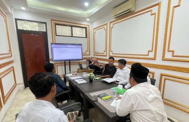 Rapat Koordinasi Mingguan Biro wakil Rektor 3: Mengokohkan Nilai Perjuangan dan Sinergi Antar Biro Rapat Koordinasi Mingguan Biro wakil Rektor 3: Mengokohkan Nilai Perjuangan dan Sinergi Antar Biro
