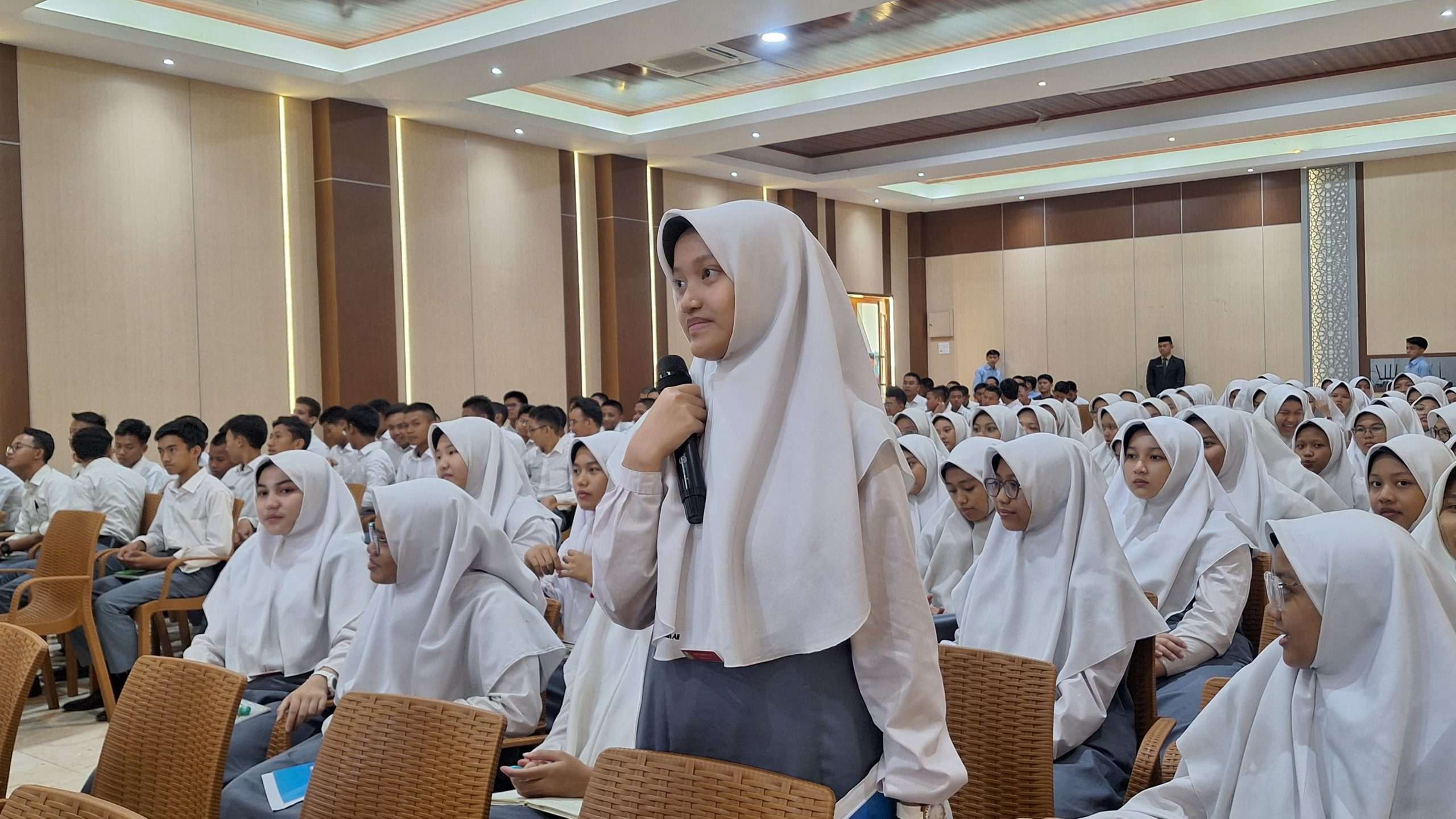 CEO Islamic College Brisbane Beri Tawaran Pendidikan ke Santri Darunnajah 2 CEO Islamic College Brisbane Beri Tawaran Pendidikan ke Santri Darunnajah