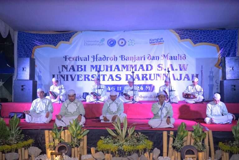 Meriahkan Maulid Nabi, Universitas Darunnajah Sukses Gelar Festival Hadroh Banjari